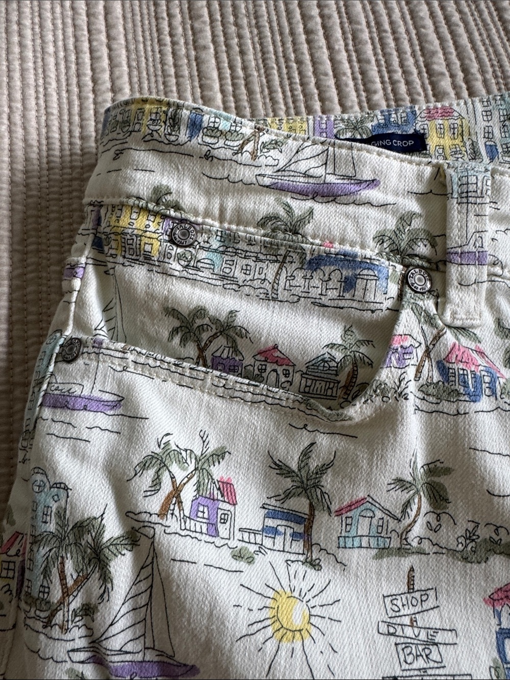 Talbots White Printed Cotton capris with Pastel Scenic Print - Picture 3 of 9